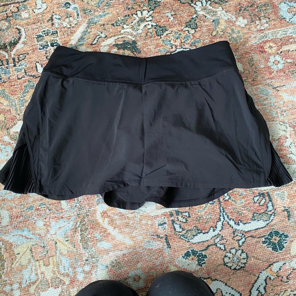 Lululemon street to pleat skort